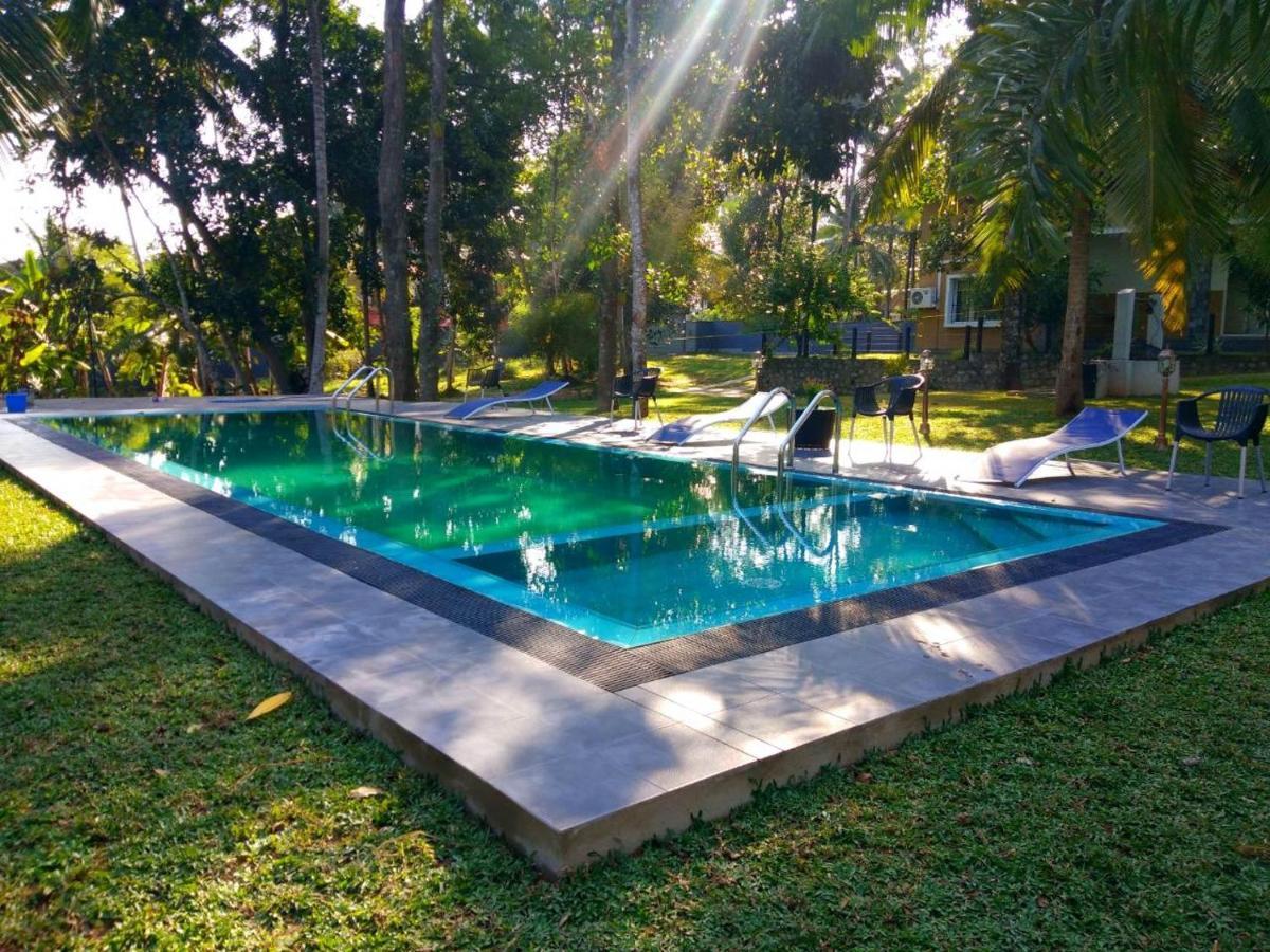 Temple Pond Villa Colombo Piliyandala Kültér fotó